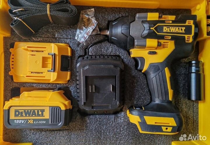 Аккумуляторный гайковерт DeWalt 800 Нм (Арт.69722)