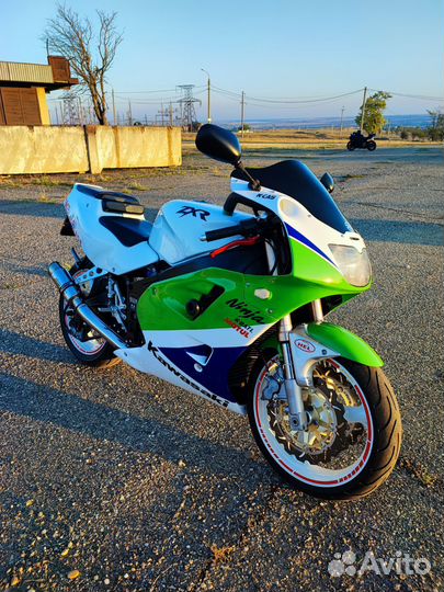 Kawasaki ninja ZXR400