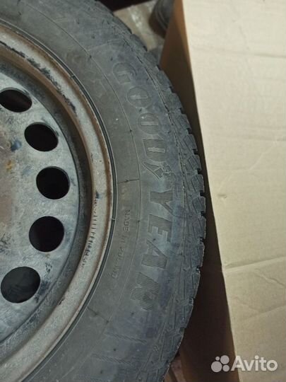 Goodyear Vector 4Seasons 195/65 R15