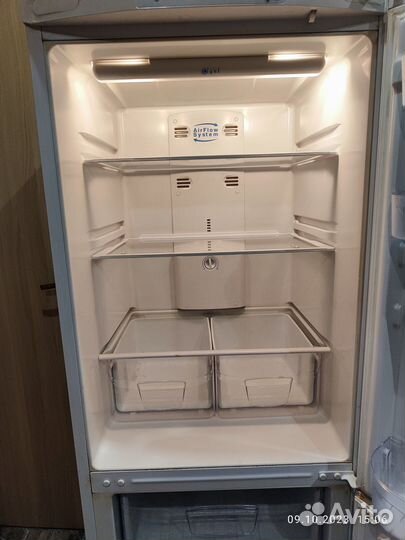 Холодильник Indesit