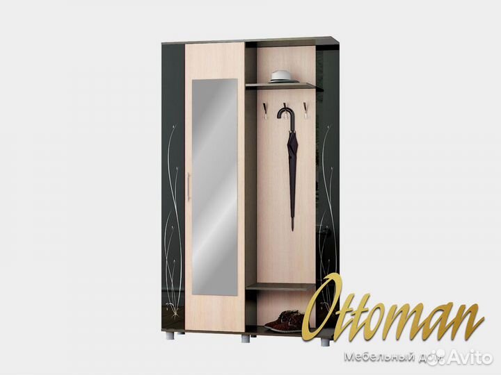 Прихожая со шкафом и зеркалом