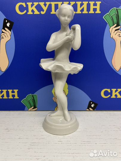 Статуэтка Балерина с цветком Несортная