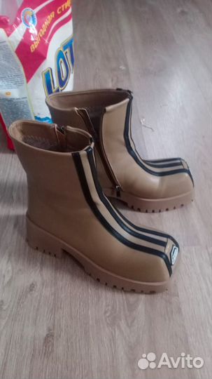 Зимние женские сапоги 38