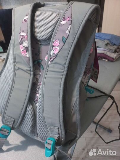 Рюкзак школьный для девочки новый