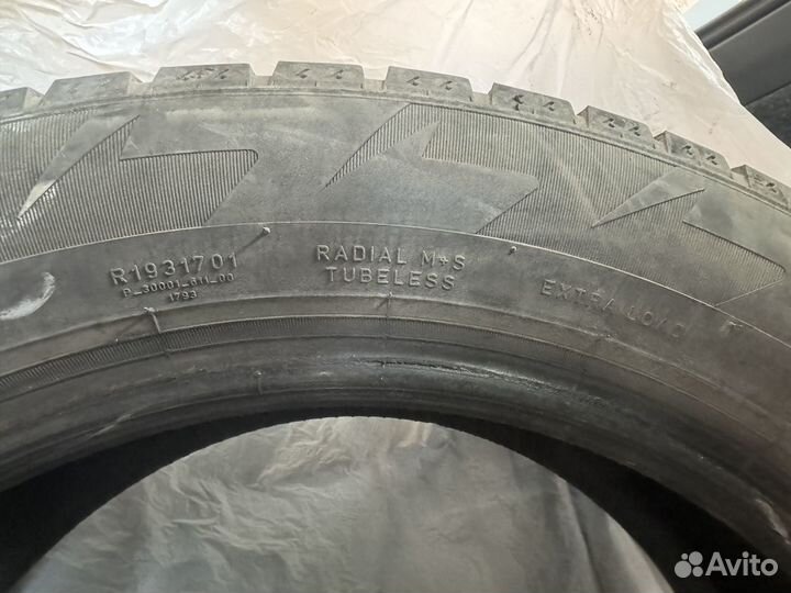 Pirelli Ice Zero 65/55 R16