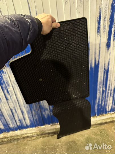 Продам коврики на весту