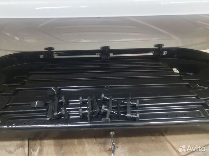 Автобокс на крышу белый