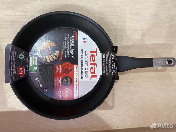 Сковорода tefal новая 28 см