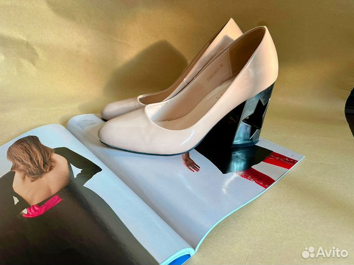 Туфли женские 37 размер бежевые