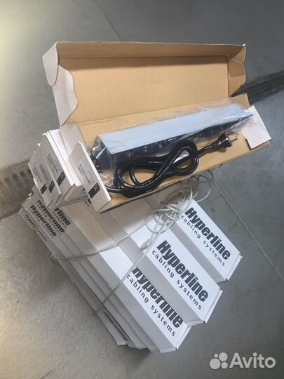 Блок розеток Hyperline SHE19-9SH-2.5EU. Новые