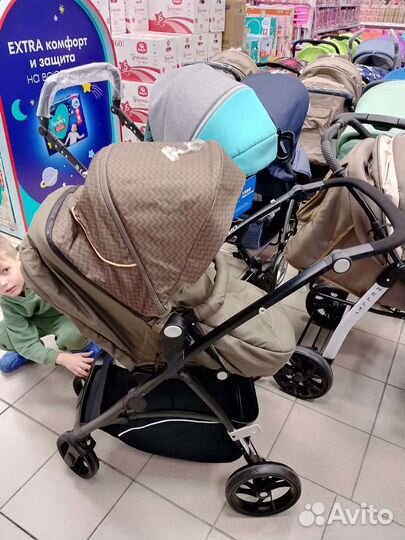 Прогулочная коляска новая