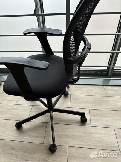 Компьютерное кресло