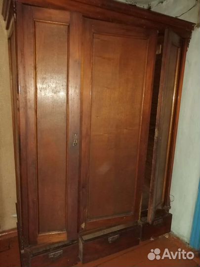 Шкаф антиквариат