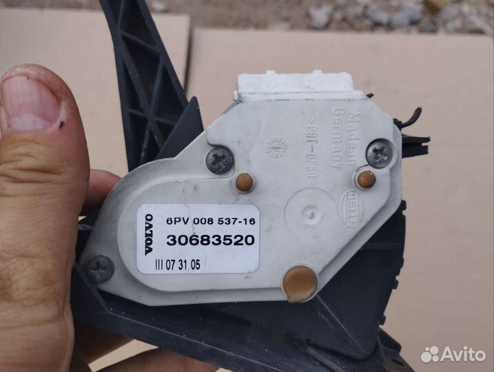 Педаль газа Volvo XC90 1