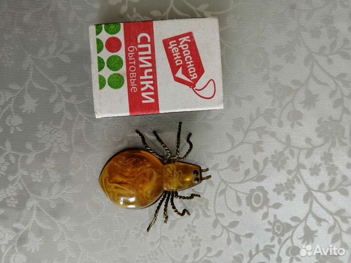 Янтарные броши СССР