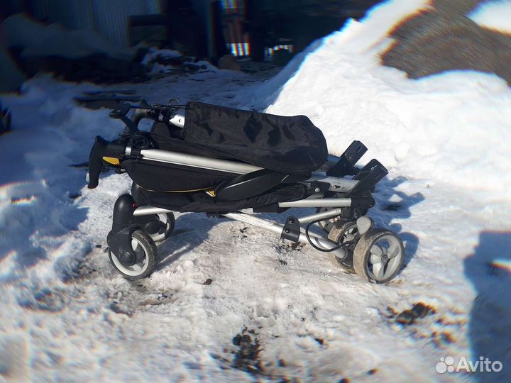 Прогулочная коляска