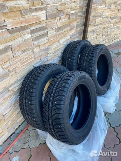 Bridgestone Ice Cruiser 7000S 225/60 R17