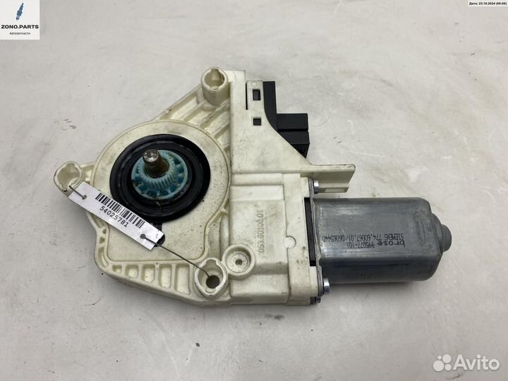 Моторчик стеклоподъемника передний правый 4F0959802B на Audi A6 C6 (2004-2011)