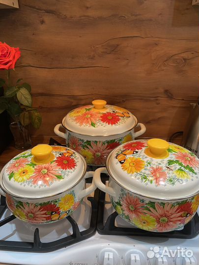 Набор кастрюль