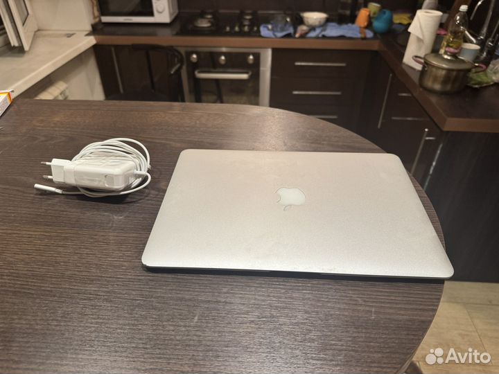 Apple macbook air A1 1369