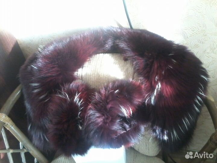 Воротник и манжеты из песца цвет вишнёвые