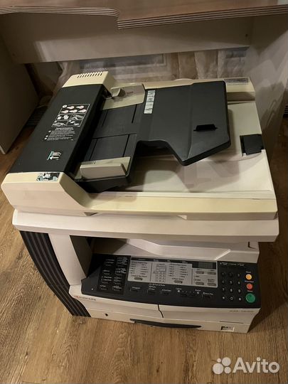 Продаю офисную мебель