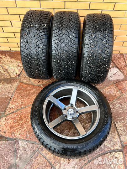 Nokian Tyres Hakkapeliitta 8 SUV 235/55 R17 103