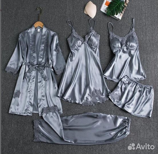 Комплект женской одежды