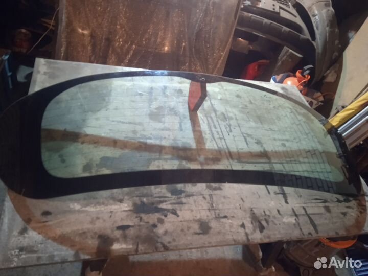 Стекло крышки багажника Kia Sportsge 4