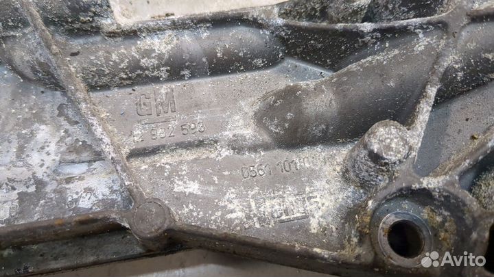 Корпус масляного фильтра Opel Astra J, 2010