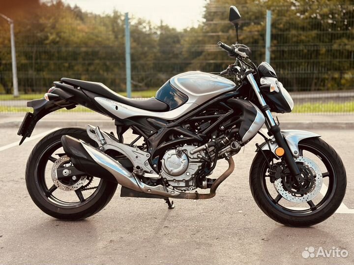 Suzuki SFV650 gladius