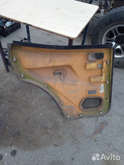 Дверная карта задняя правая Nissan Terrano 2