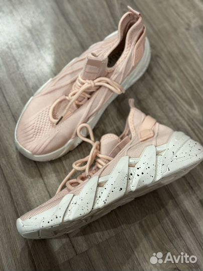 Кроссовки женские 40 размер