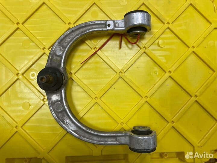 Рычаг передний правый верхний Mercedes-Benz