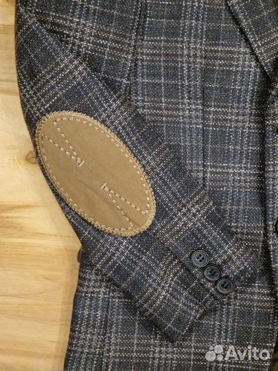 Пиджак на мальчика 122 и 104