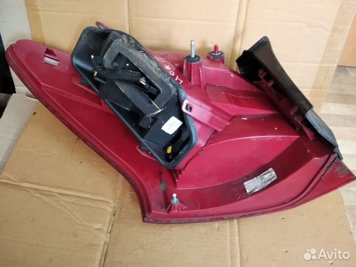 Фонарь задний правый Peugeot 407 SW