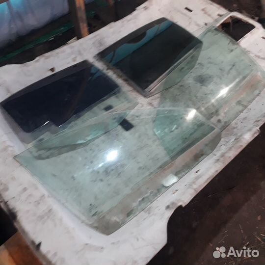 Стекло боковой двери Шкода Октавия тур (А4U1)