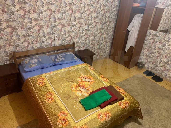 Комната 19 м² в 3-к., 1/17 эт.