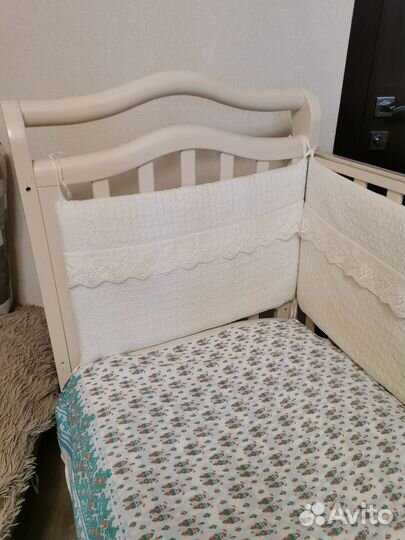 Детская кроватка