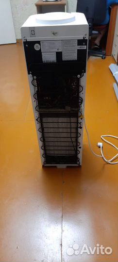 Кулер для воды компрессорный