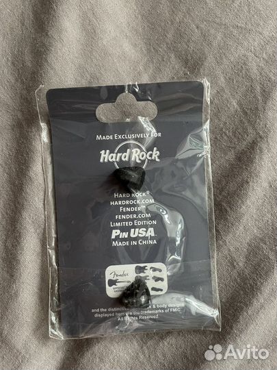 Значок гитара hard rock cafe Bali бали