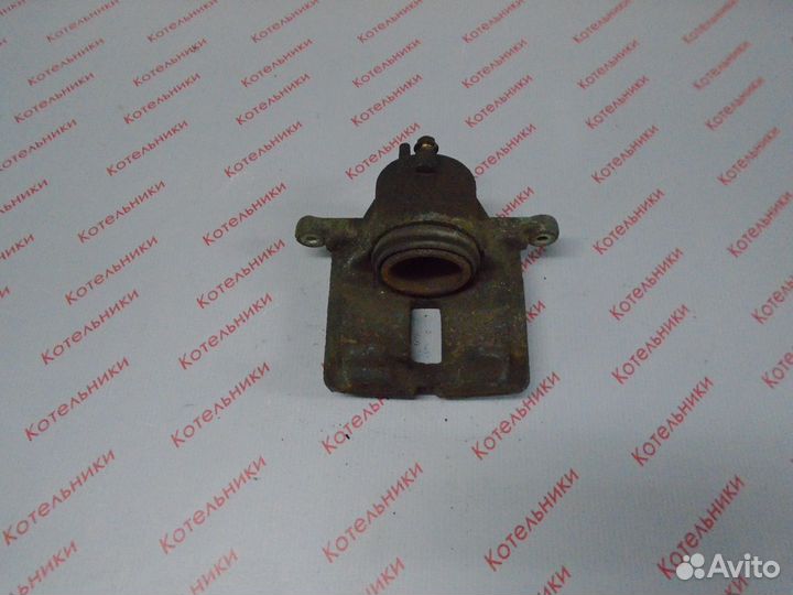 Nissan 41001-4U100 Суппорт передний правый