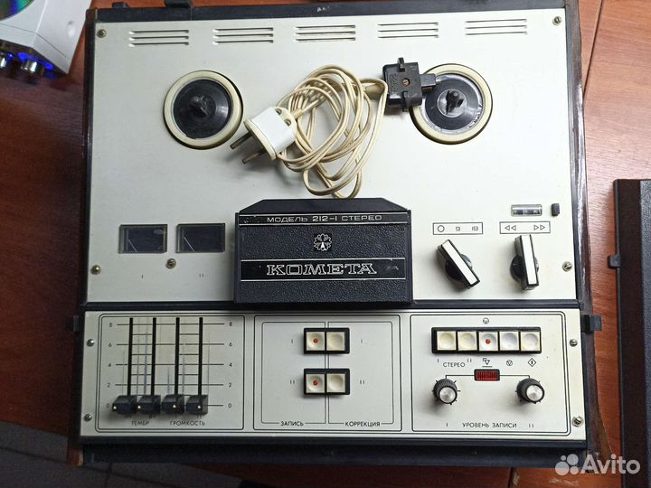 Магнитофон Комета 212-1 стерео