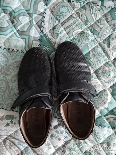 Школьные туфли