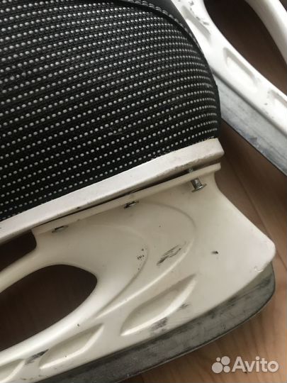 Коньки хоккейные