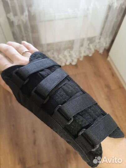 Бандаж лучезапястного сустава