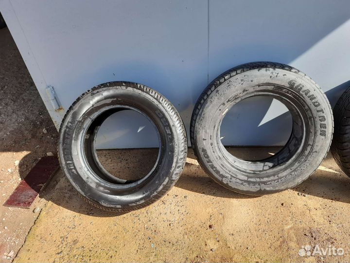 Bridgestone Dueler H/T 215/70 R16