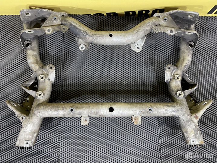 Подрамник передний