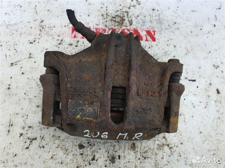 Суппорт передний правый Пежо 206