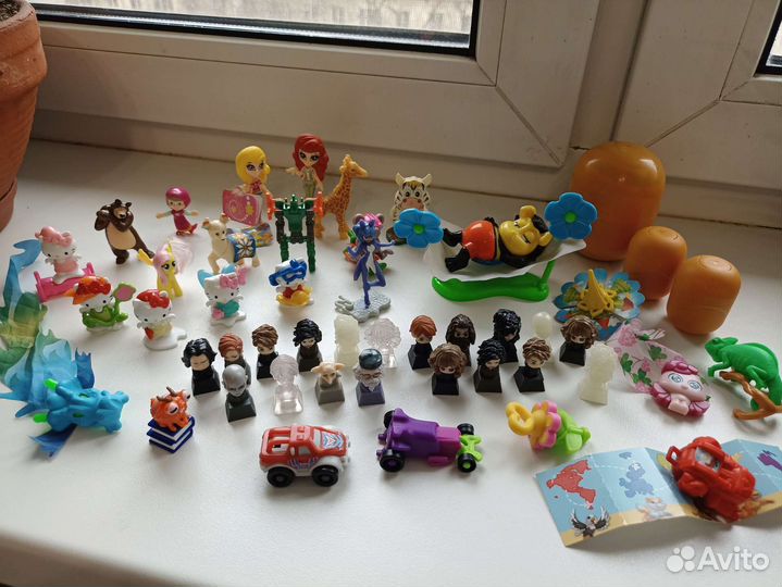 Игрушки из киндера: hello kitty, harry Potter